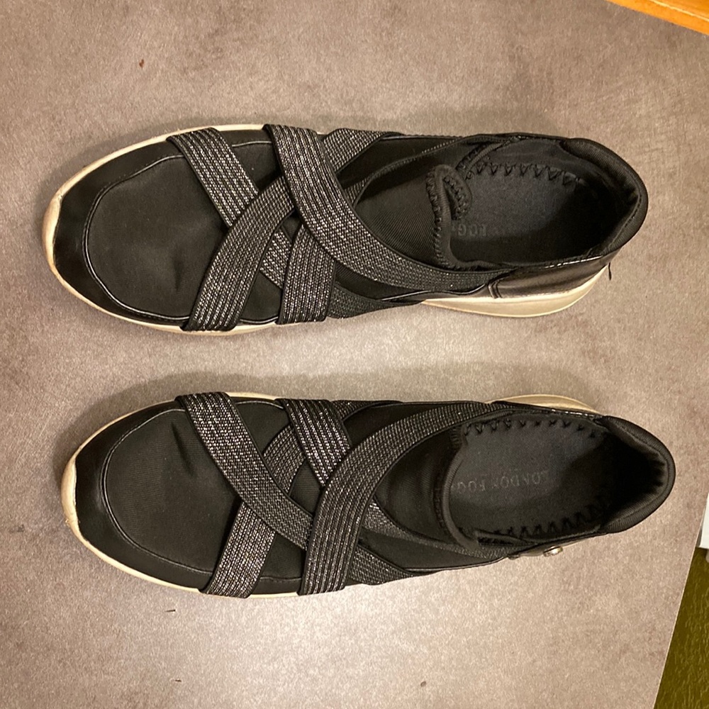No Boundaries tennis shoes